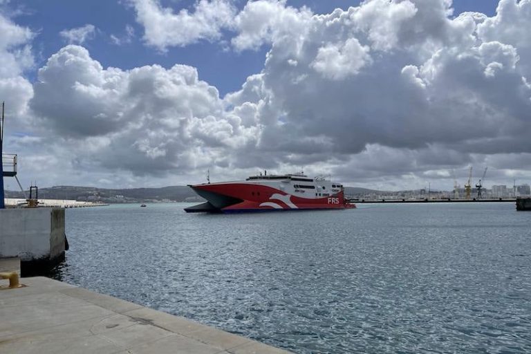 تقلبات الطقس تعيق حركة الملاحة البحرية بين موانئ المغرب وإسبانيا