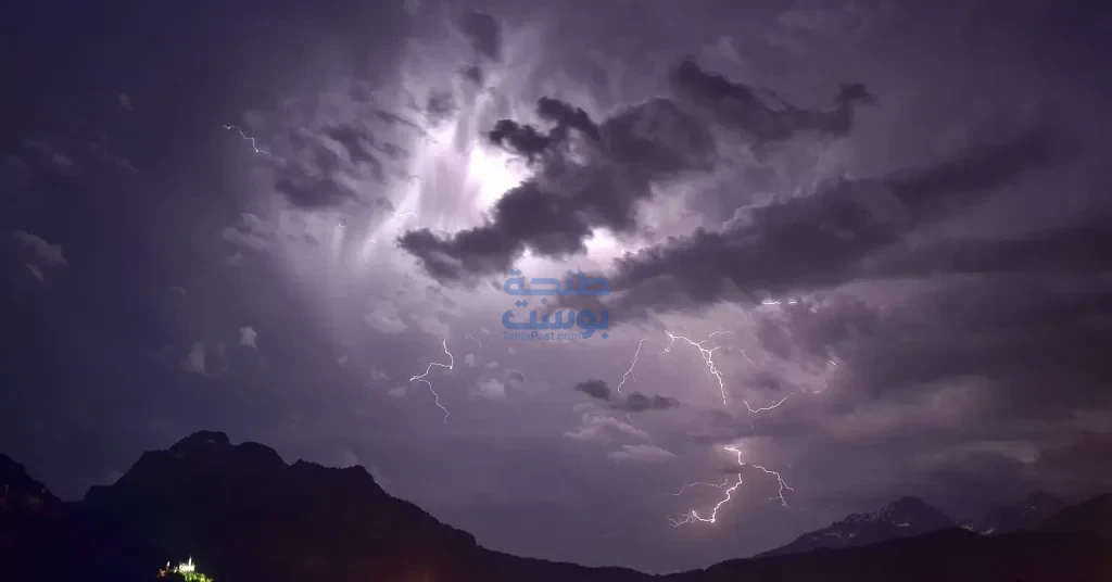 A-drop-in-temperatures-and-thunderstorms