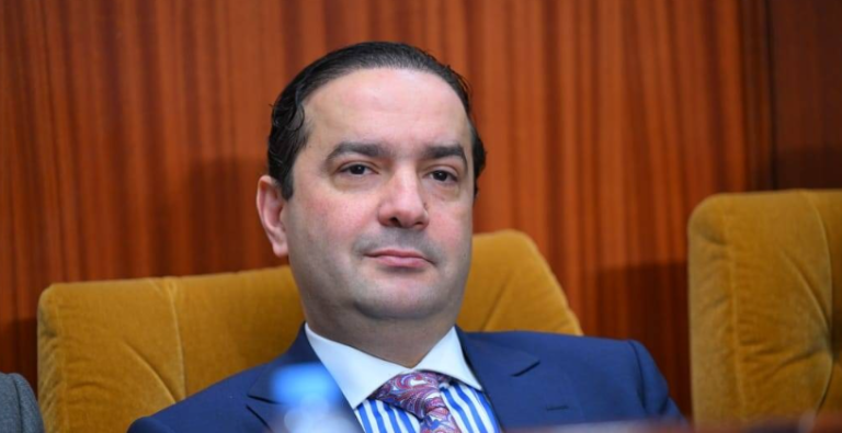 غضب الأطباء يتصاعد بعد تصريحات شوكي المثيرة للجدل و مطالبة باعتذار