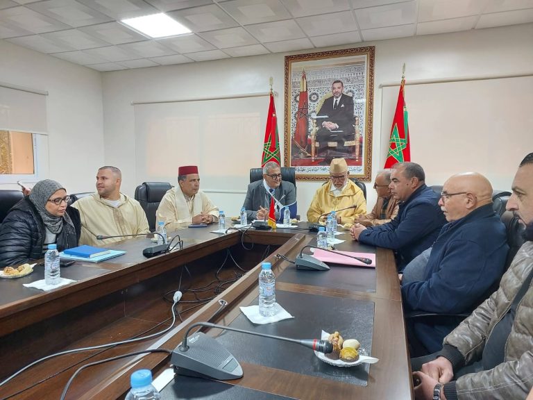 عامل الفحص-أنجرة يزور جماعة البحراويين ويشيد بديناميتها العمرانية
