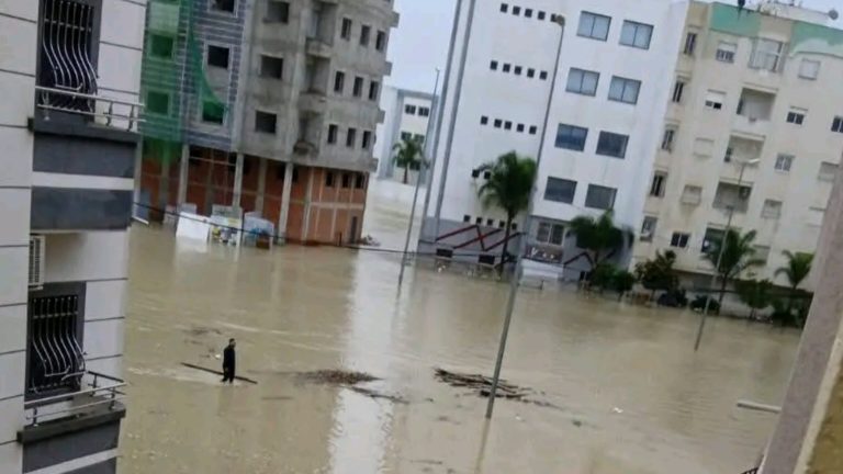 المديرية العامة للأمن الوطني تنفي تسجيل سرقات بالقصر الكبير بعد حدوث الفياضانات