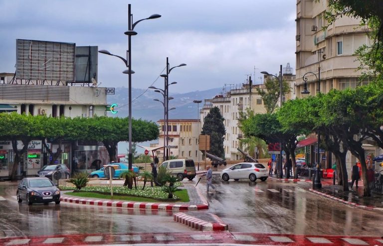 أجواء باردة وصقيع بالأطلس ورياح قوية بعدد من مناطق المملكة