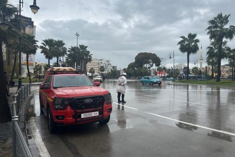 نشرة إنذارية جديدة تنبه إلى أمطار وثلوج ورياح قوية بعدد من مناطق المغرب