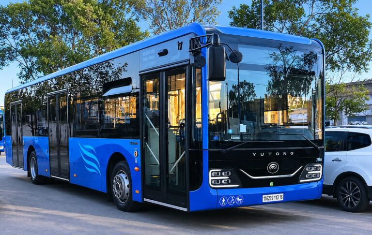 سخط عارم على شركة حافلات طنجة «إيصال».. بطاقات التلاميذ تفجّر غضب الأسر